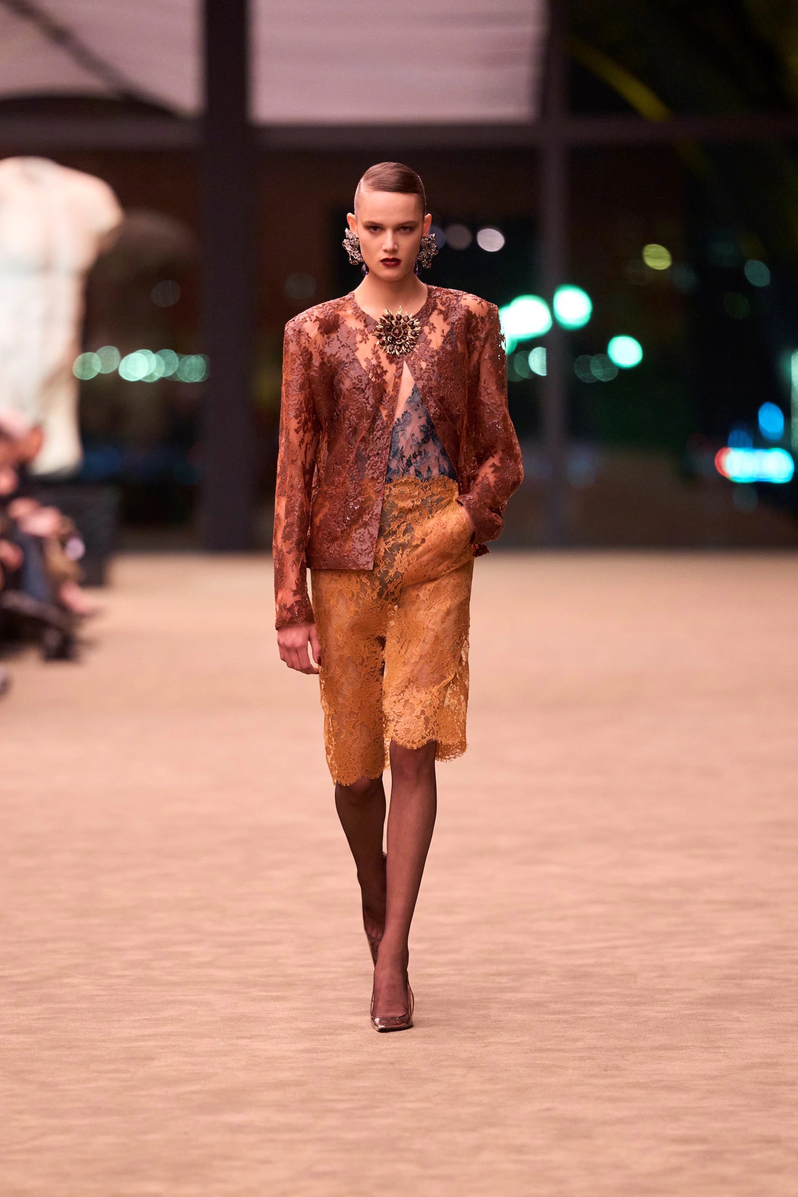 Hinh anh Saint Laurent Thu Đông 2026: Dành cho di sản Le Smoking huyền thoại 12