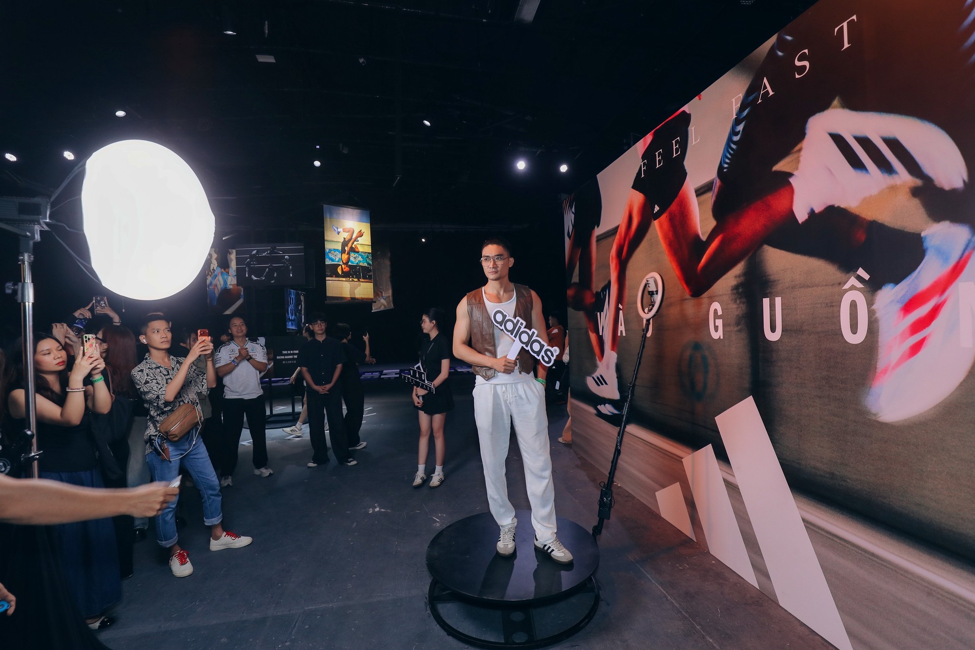 Hinh anh Dàn sao Việt “vào guồng” cùng adidas ADIZERO EVO SL 6