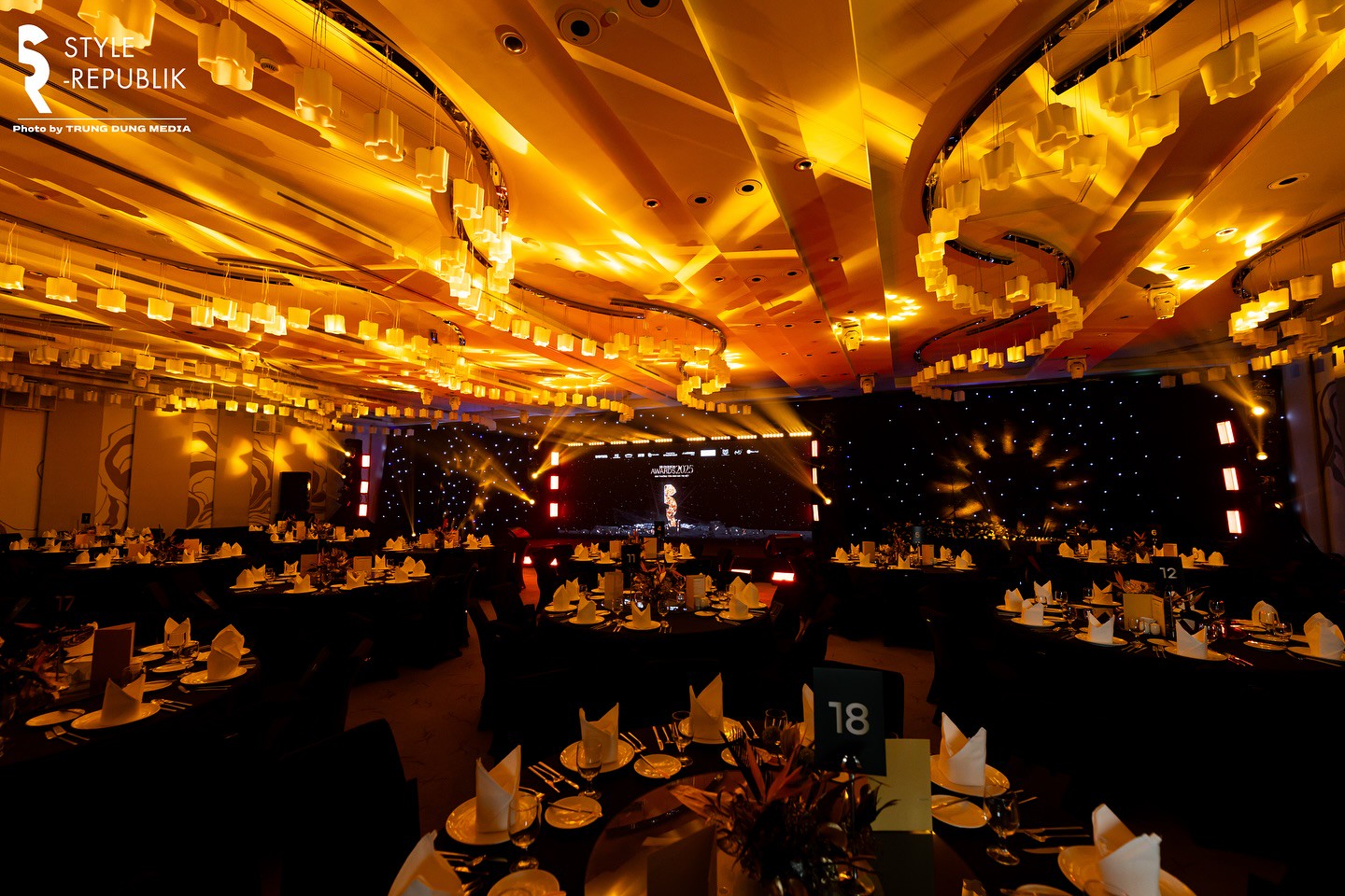 Hinh anh Nhìn lại hành trình bền bỉ tôn vinh giá trị Việt của SR Fashion Awards 12