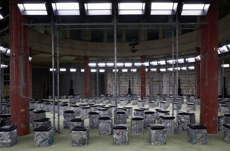 Hinh anh  Bottega Veneta Thu Đông 2026: Di sản và sự đổi mới qua “The Hairy Situation” 2