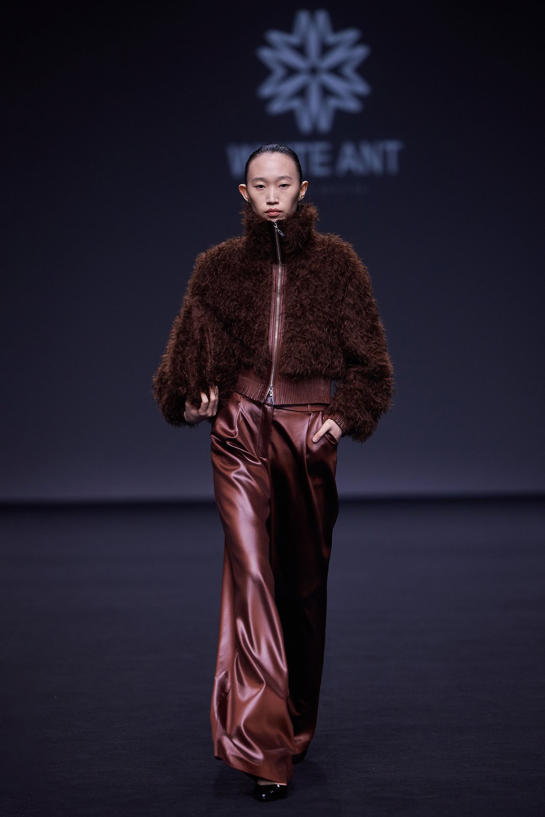 Hinh anh Bền chí - Bền bỉ - Bền vững: WHITE ANT và trái ngọt đầu tiên tại Shanghai Fashion Week 12