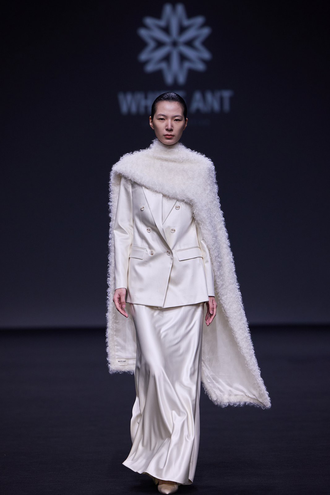 Hinh anh Bền chí - Bền bỉ - Bền vững: WHITE ANT và trái ngọt đầu tiên tại Shanghai Fashion Week 8