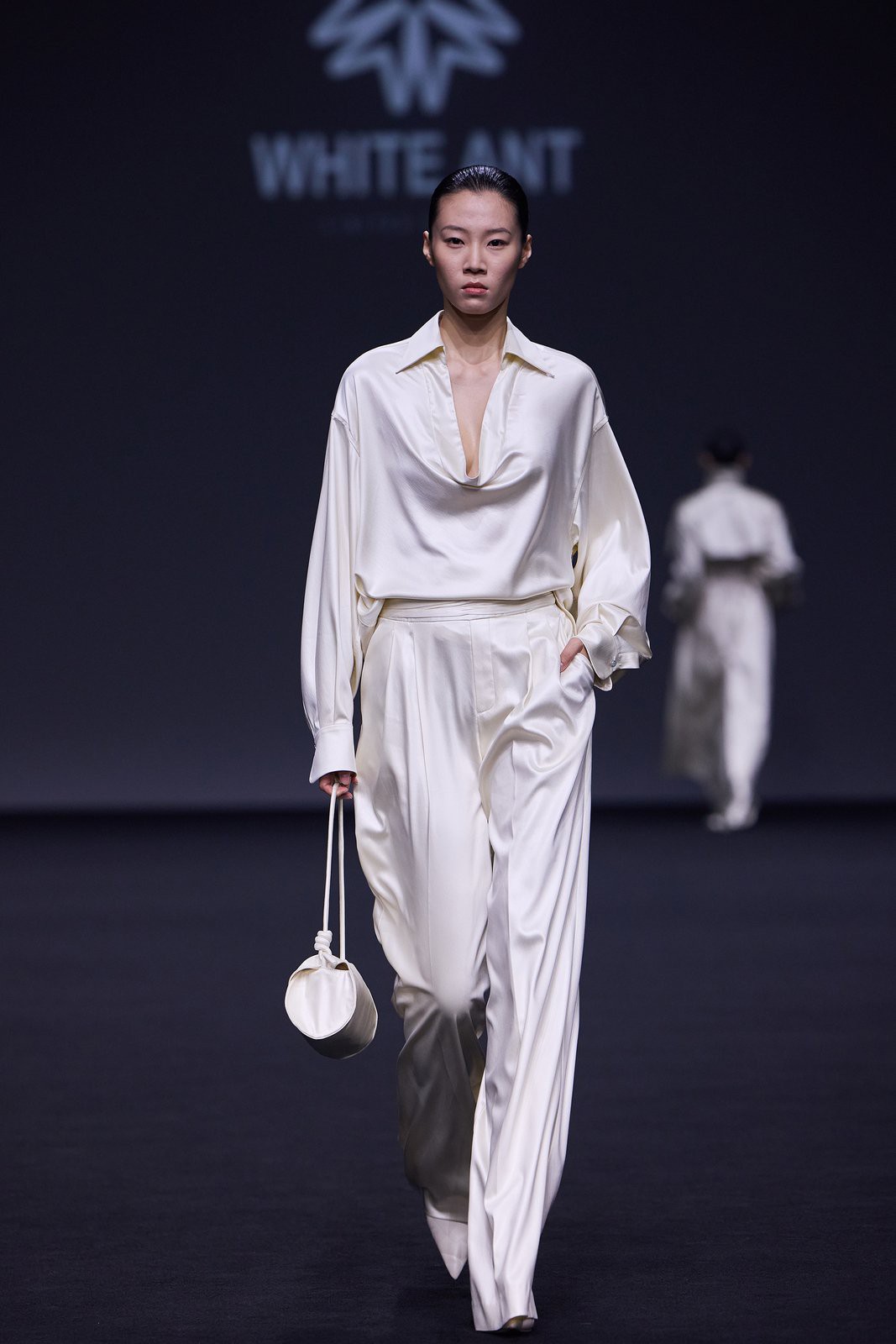 Hinh anh Bền chí - Bền bỉ - Bền vững: WHITE ANT và trái ngọt đầu tiên tại Shanghai Fashion Week 34