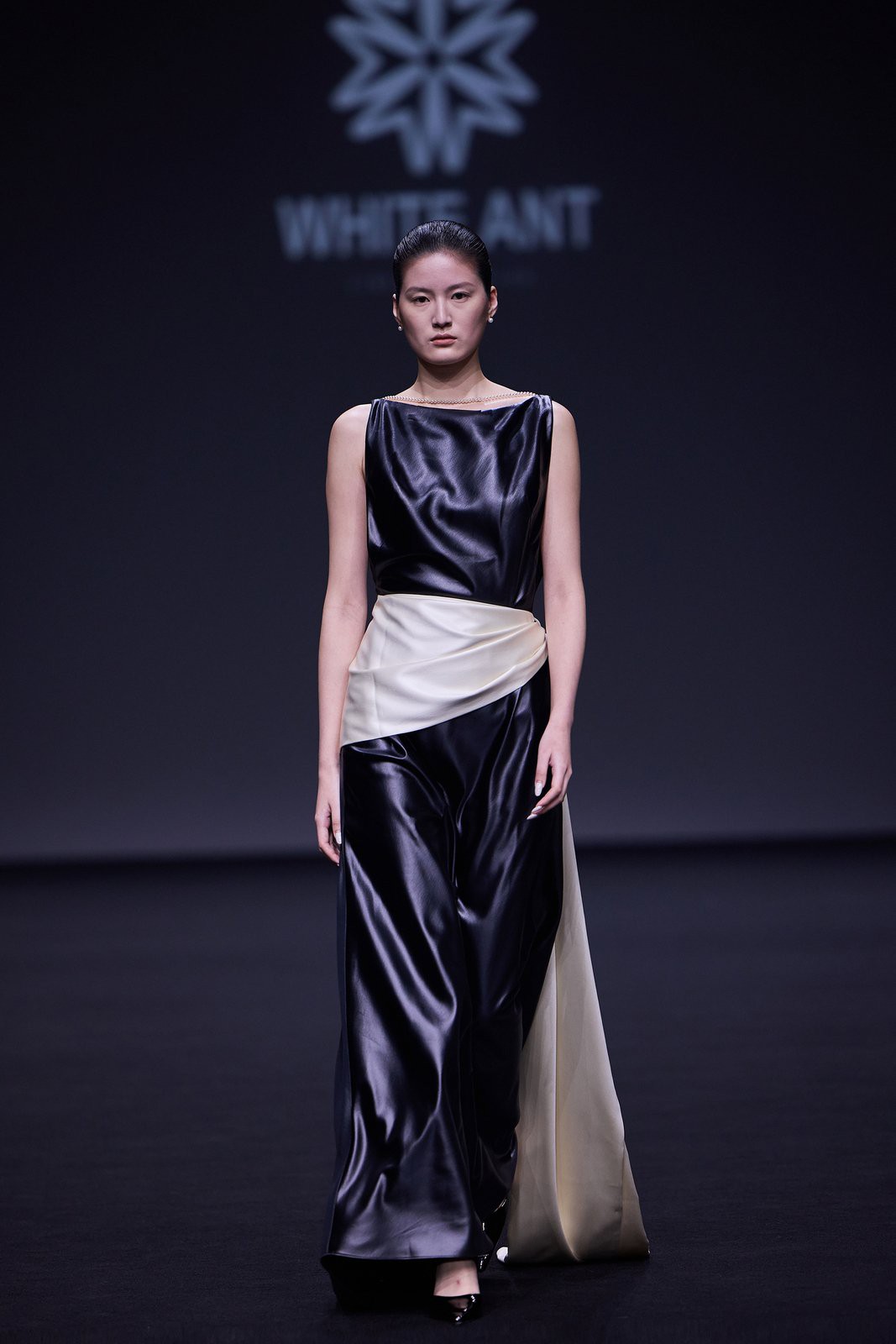 Hinh anh Bền chí - Bền bỉ - Bền vững: WHITE ANT và trái ngọt đầu tiên tại Shanghai Fashion Week 23