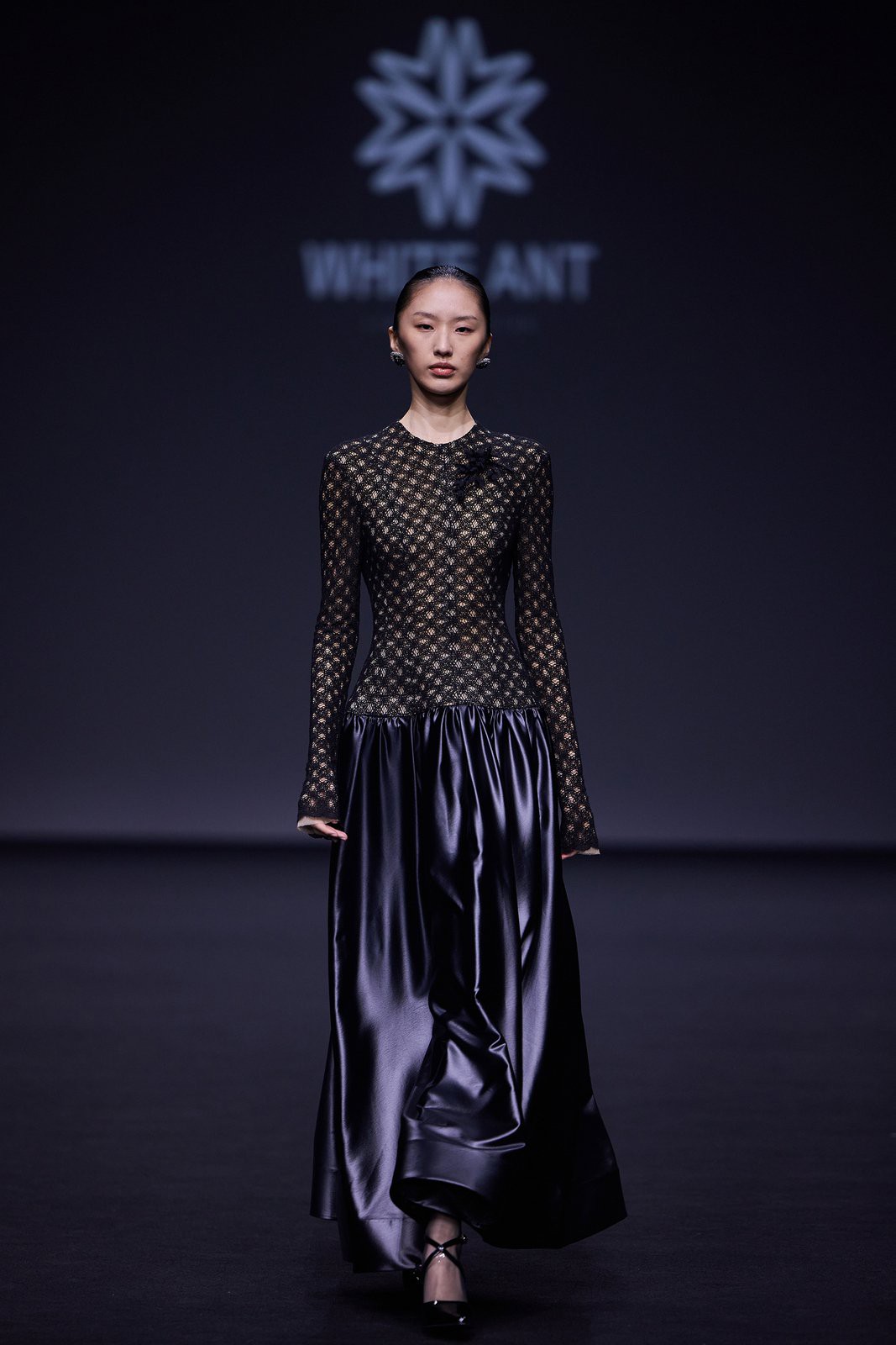 Hinh anh Bền chí - Bền bỉ - Bền vững: WHITE ANT và trái ngọt đầu tiên tại Shanghai Fashion Week 24