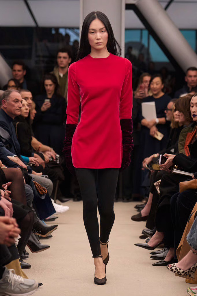 Hinh anh Alaïa Fall Winter 2026: Bức thư tình gửi lại nhà mốt 6