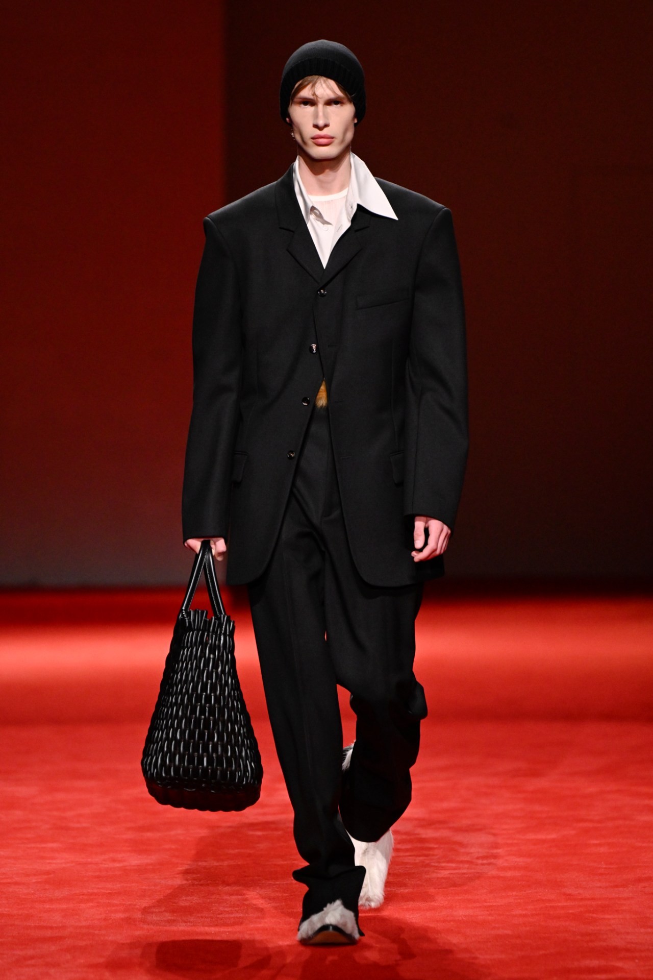 Hinh anh  Bottega Veneta Thu Đông 2026: Di sản và sự đổi mới qua “The Hairy Situation” 6