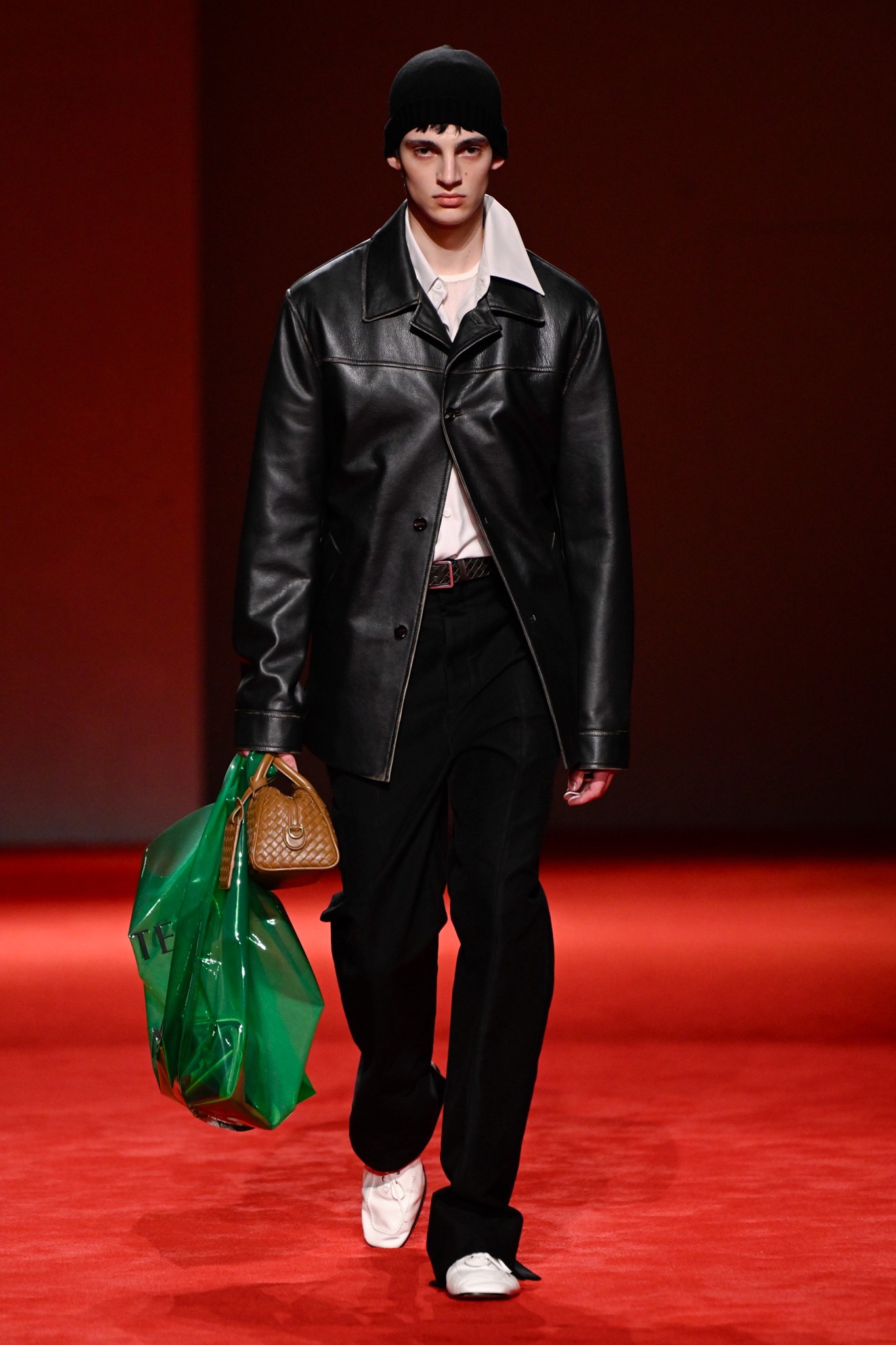 Hinh anh  Bottega Veneta Thu Đông 2026: Di sản và sự đổi mới qua “The Hairy Situation” 11