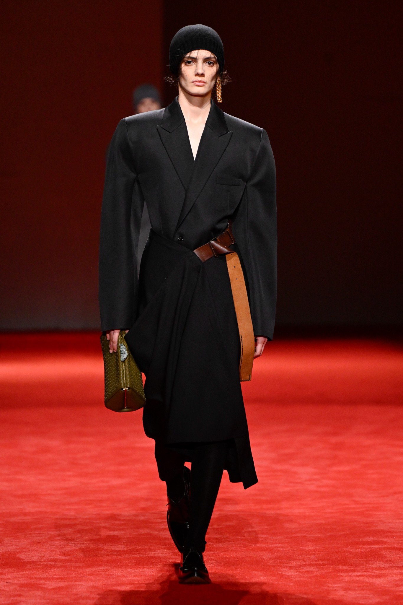 Hinh anh  Bottega Veneta Thu Đông 2026: Di sản và sự đổi mới qua “The Hairy Situation” 13