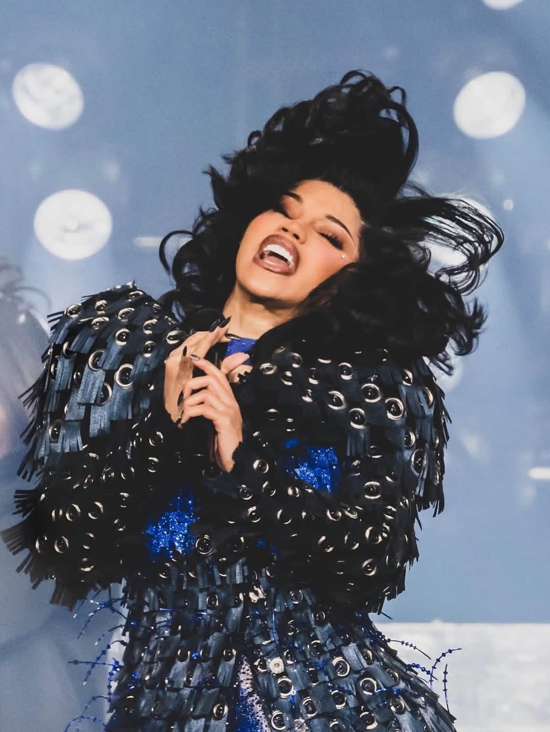 Hinh anh Cardi B tiếp tục lựa chọn DO LONG cho tiết mục mở màn tại Madison Square Garden 4