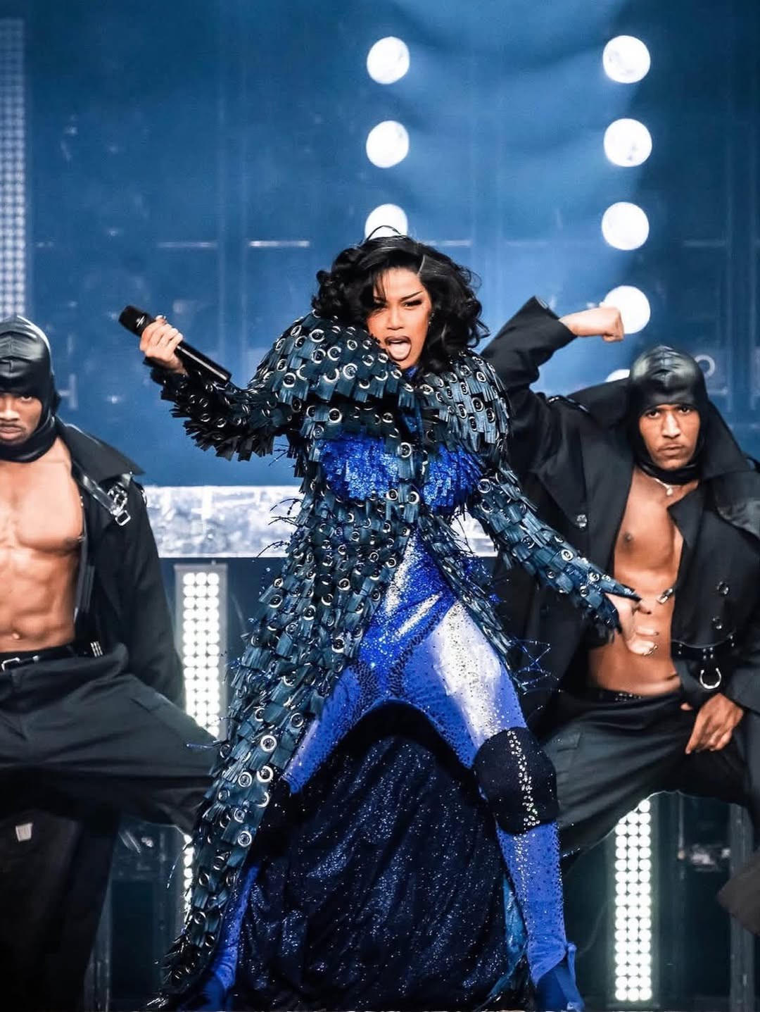 Hinh anh Cardi B tiếp tục lựa chọn DO LONG cho tiết mục mở màn tại Madison Square Garden 5