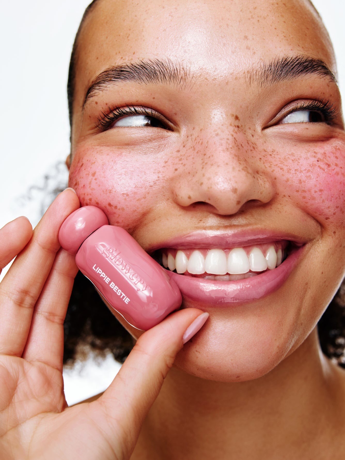 Hinh anh Brontë blush: tạm quên contour, tập trung vào sắc hồng 1