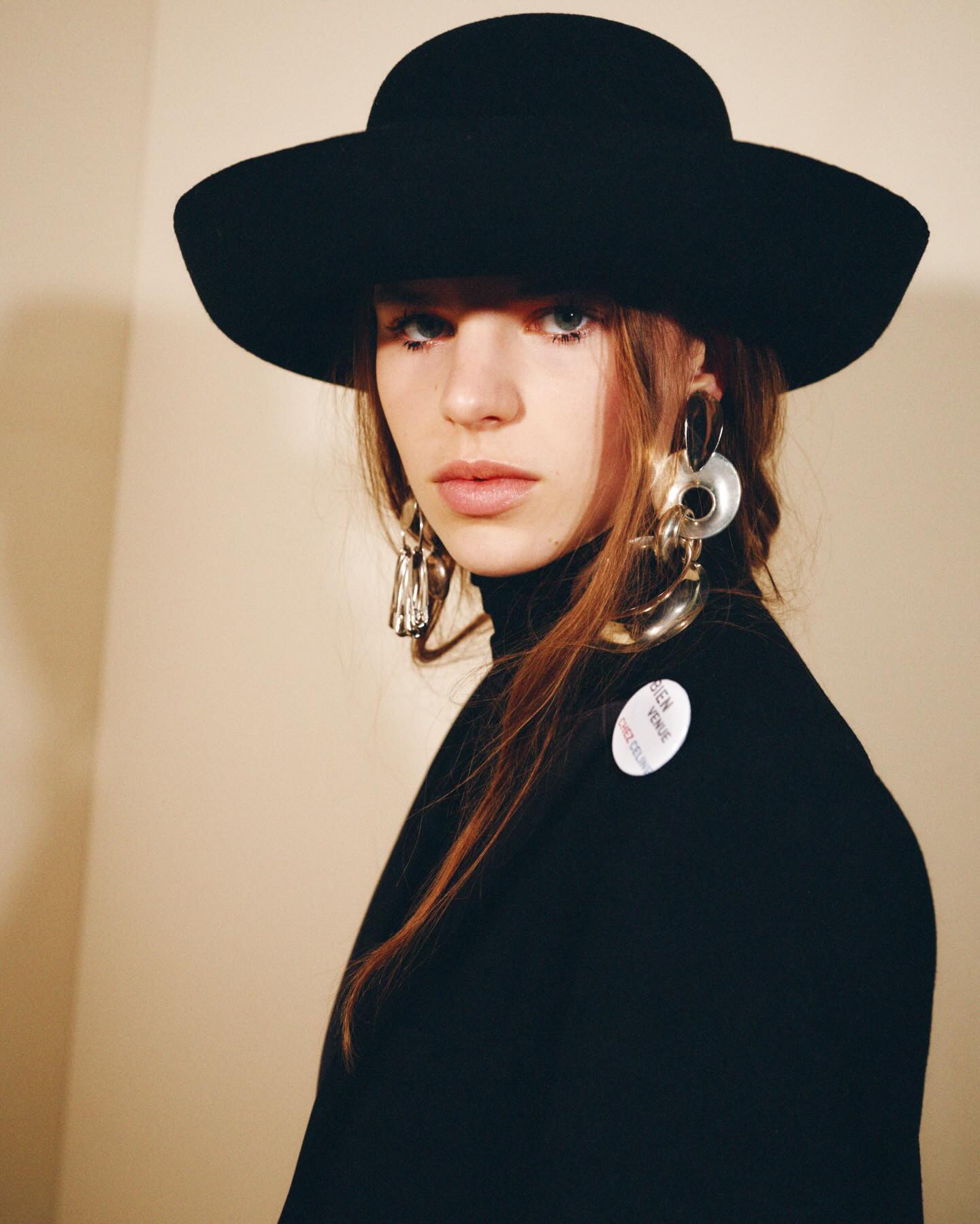 Hinh anh Celine Thu Đông 2026: Trong tủ đồ của những bước chân Paris 1