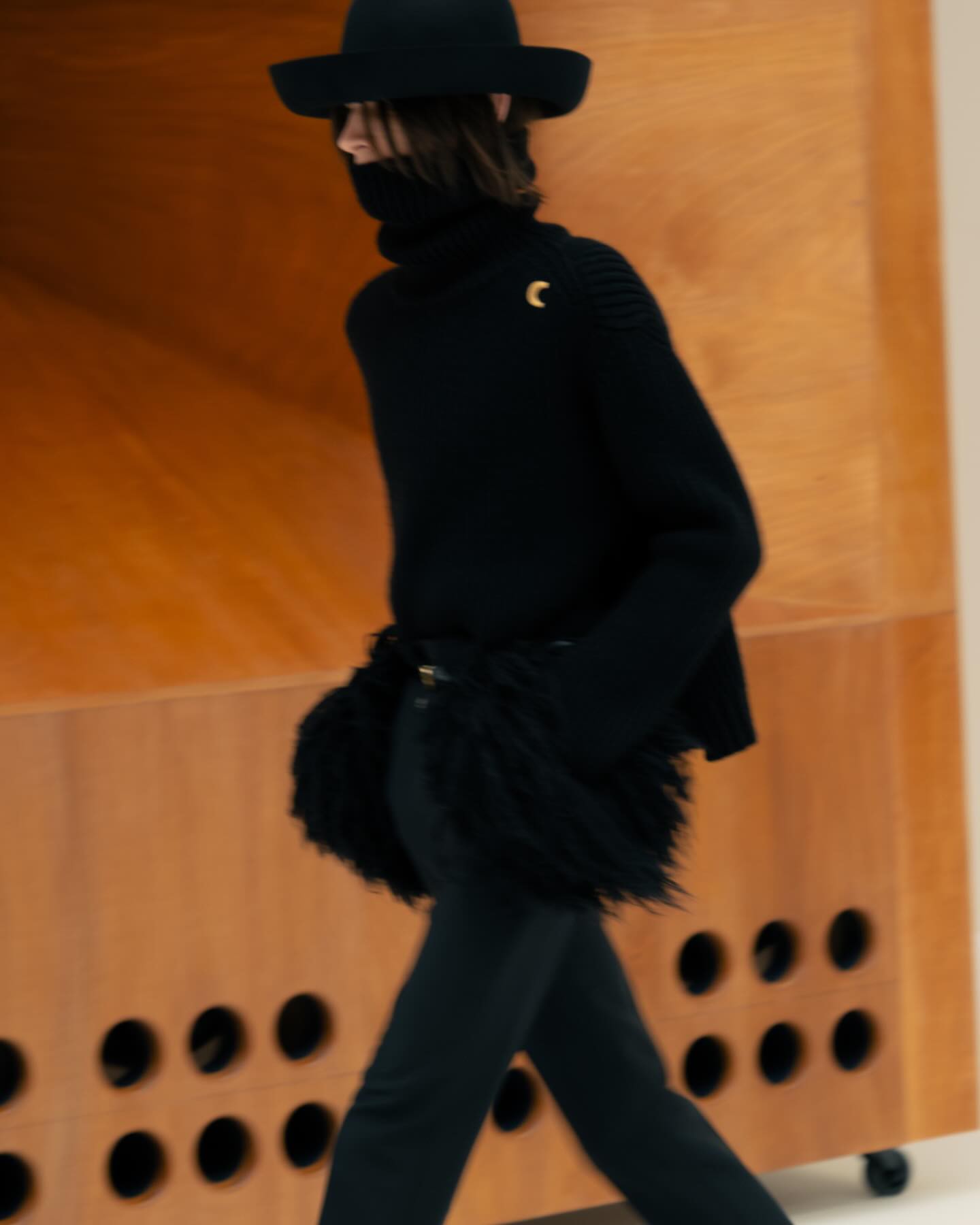 Hinh anh Celine Thu Đông 2026: Trong tủ đồ của những bước chân Paris 2