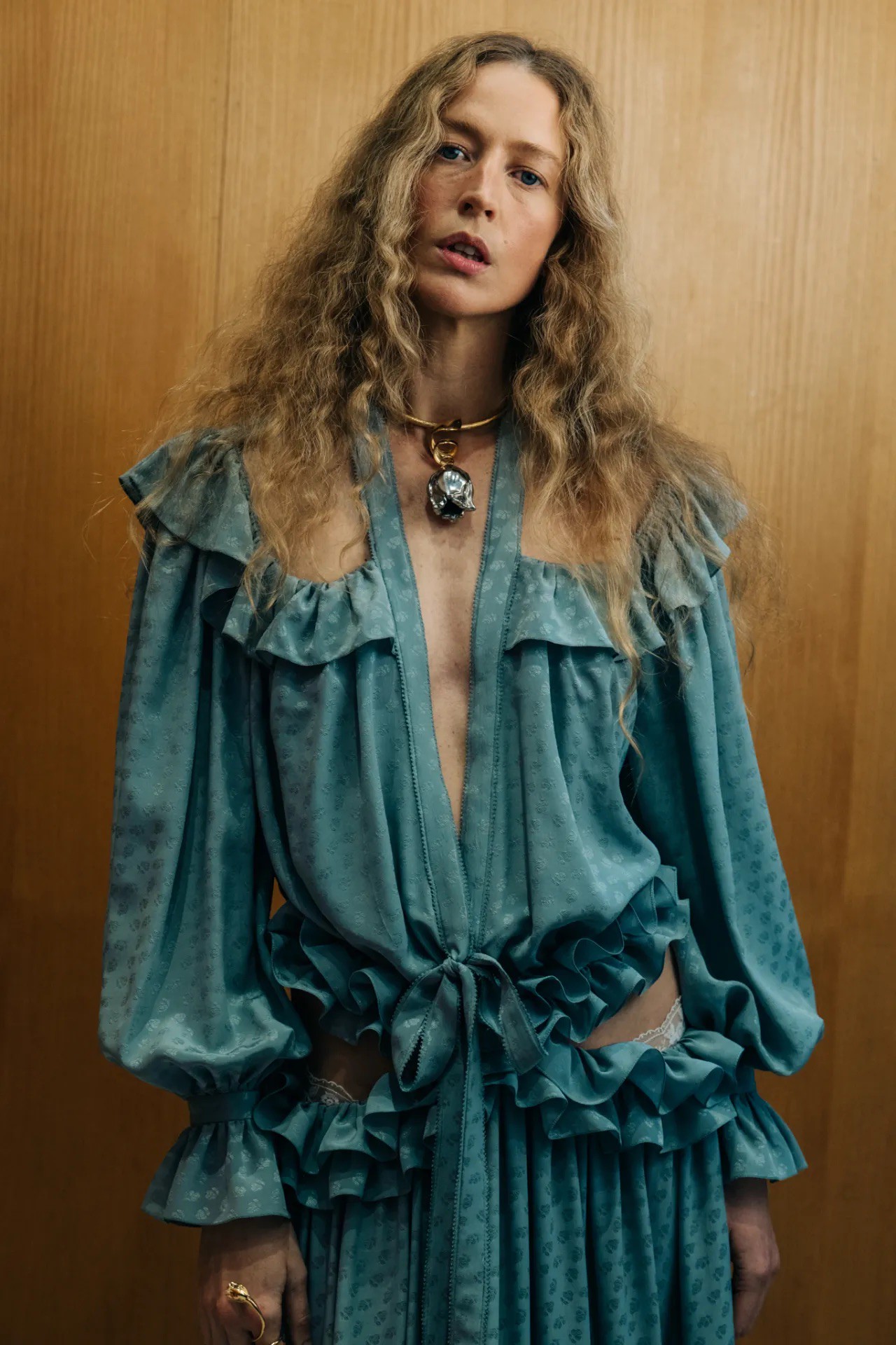 Hinh anh Chloé Fall Winter 2026: Váy áo kể chuyện xưa 8