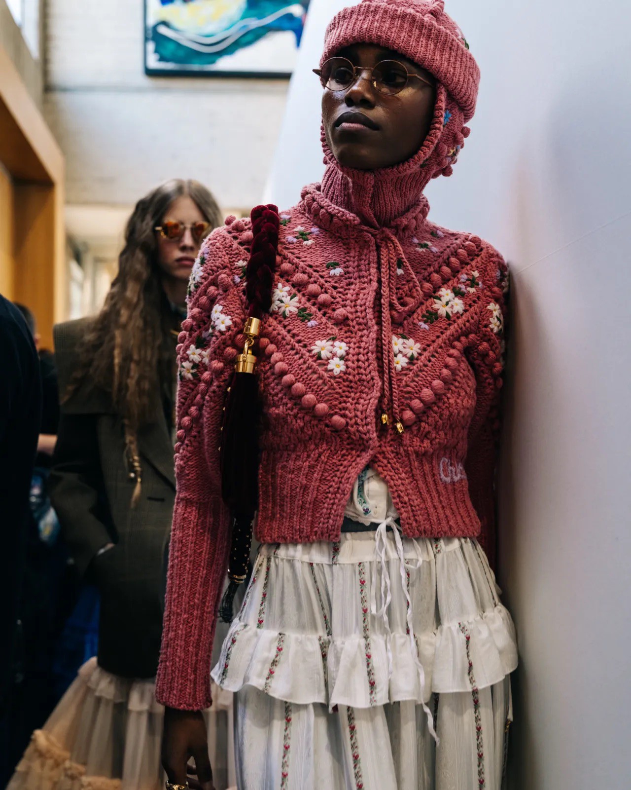 Hinh anh Chloé Fall Winter 2026: Váy áo kể chuyện xưa 5