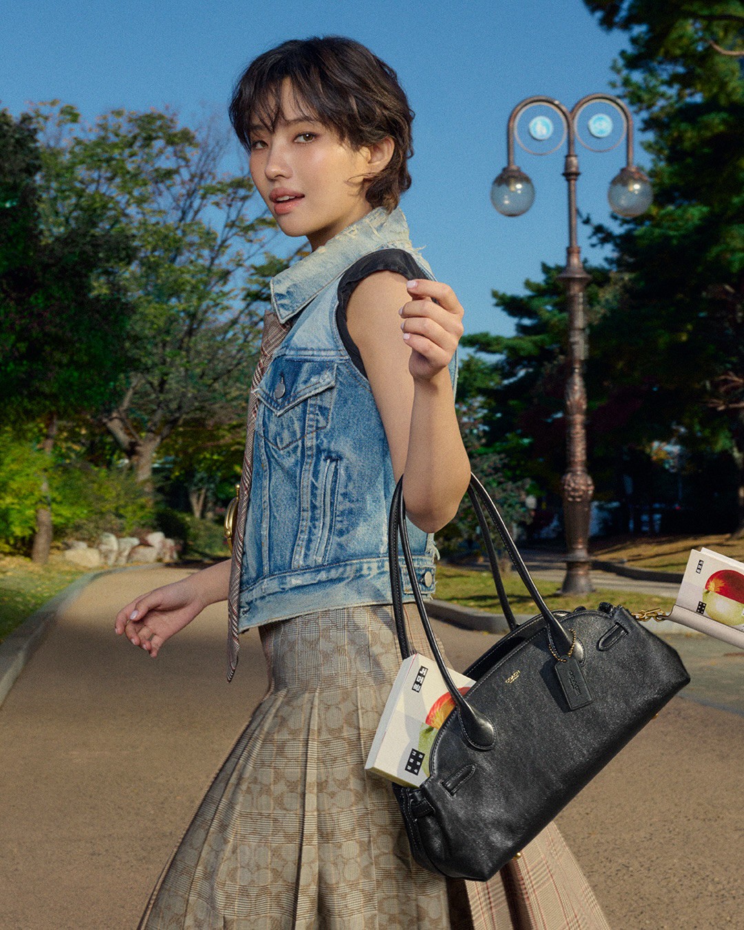 Hinh anh Nếu tình trạng trì hoãn hành động khí hậu vẫn tiếp diễn, lợi nhuận toàn ngành thời trang sẽ sụt giảm 34% vào năm 2030. 1