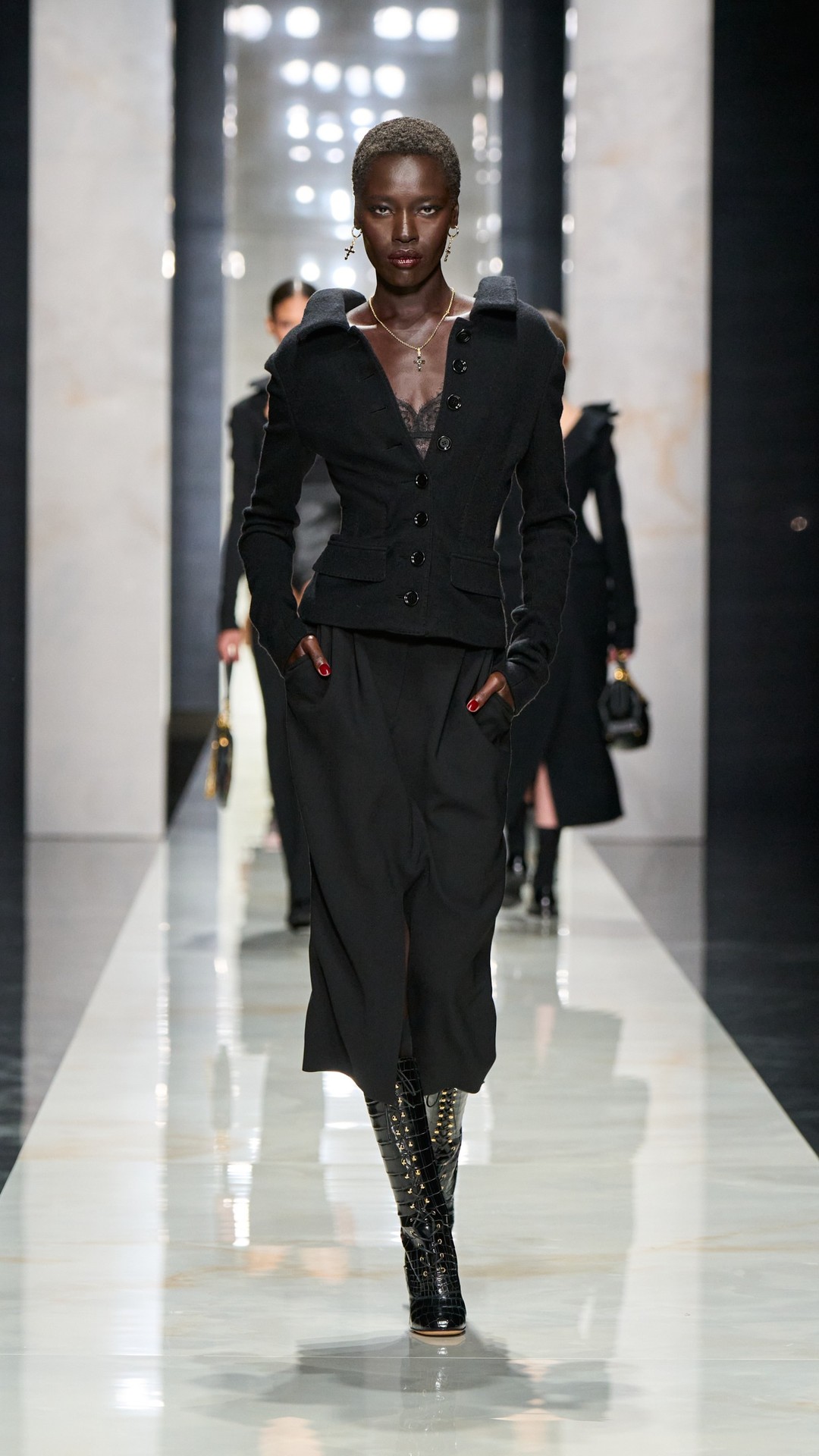 Hinh anh Tailoring -&nbsp;nền tảng cốt lõi của bộ sưu tập 12