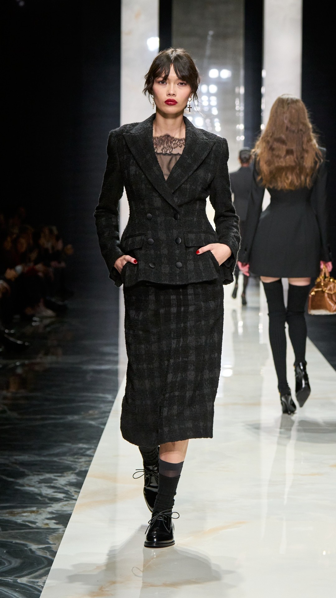 Hinh anh Sắc đen và hoa nhí 7