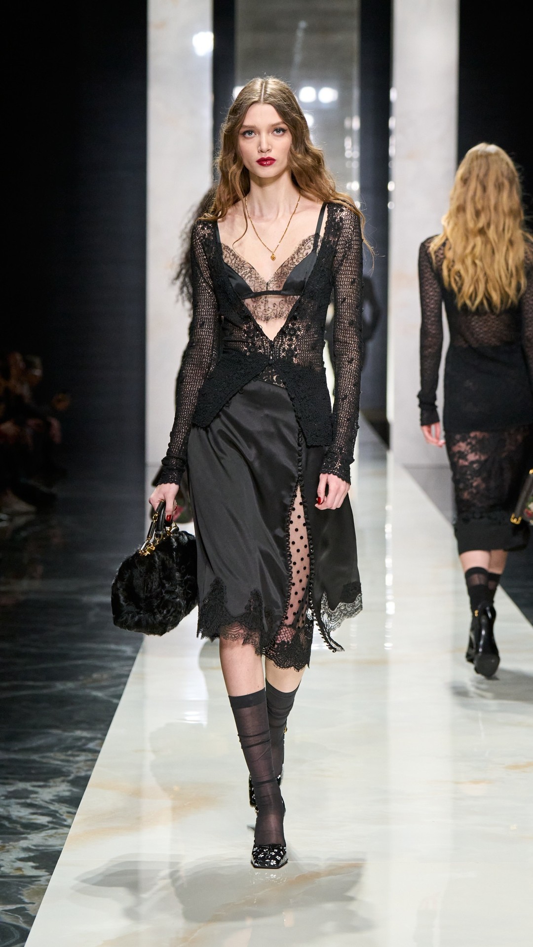 Hinh anh Sắc đen và hoa nhí 5