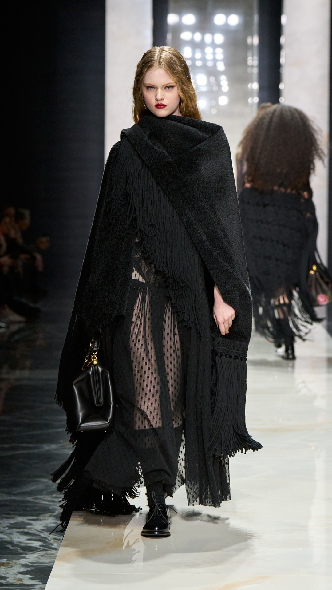 Hinh anh Sắc đen và hoa nhí 6