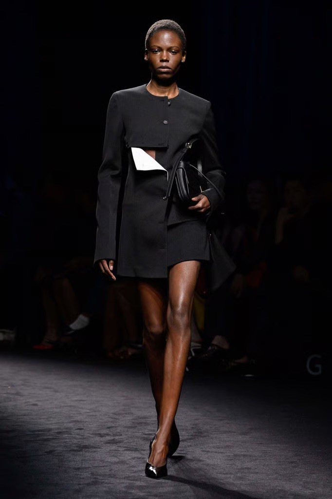 Hinh anh  Ferragamo Fall Winter 2026: Thủy thủ, quán rượu lậu speakeasy và hội họa Mỹ 11