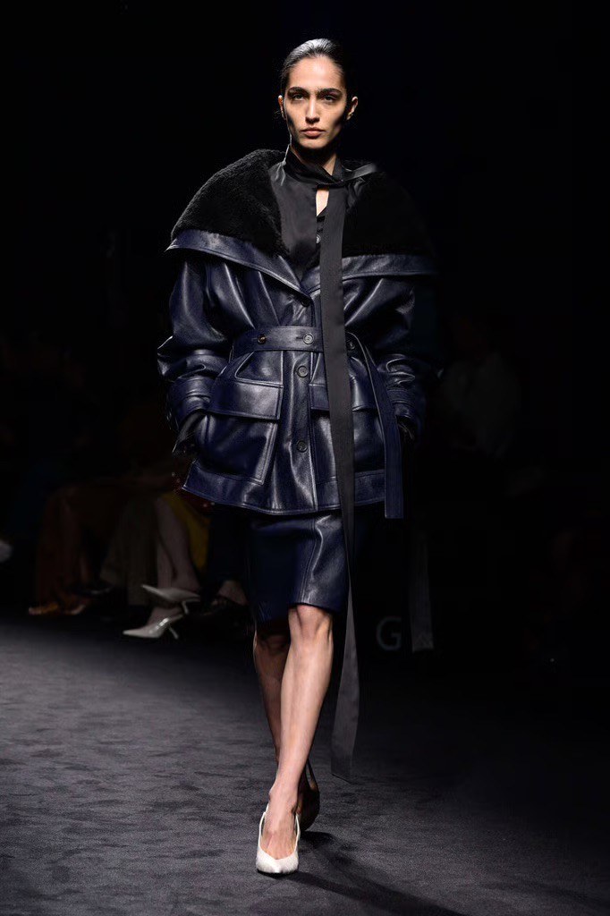 Hinh anh  Ferragamo Fall Winter 2026: Thủy thủ, quán rượu lậu speakeasy và hội họa Mỹ 2