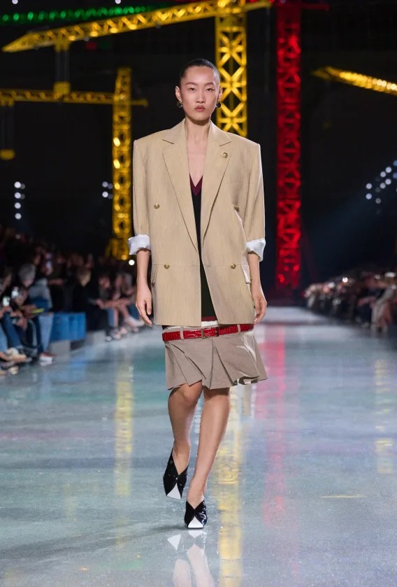 Hinh anh CHANEL Thu Đông 2026: Matthieu Blazy vẫn rất kiên định 23