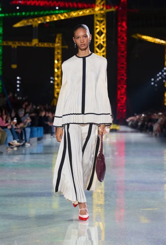 Hinh anh CHANEL Thu Đông 2026: Matthieu Blazy vẫn rất kiên định 35