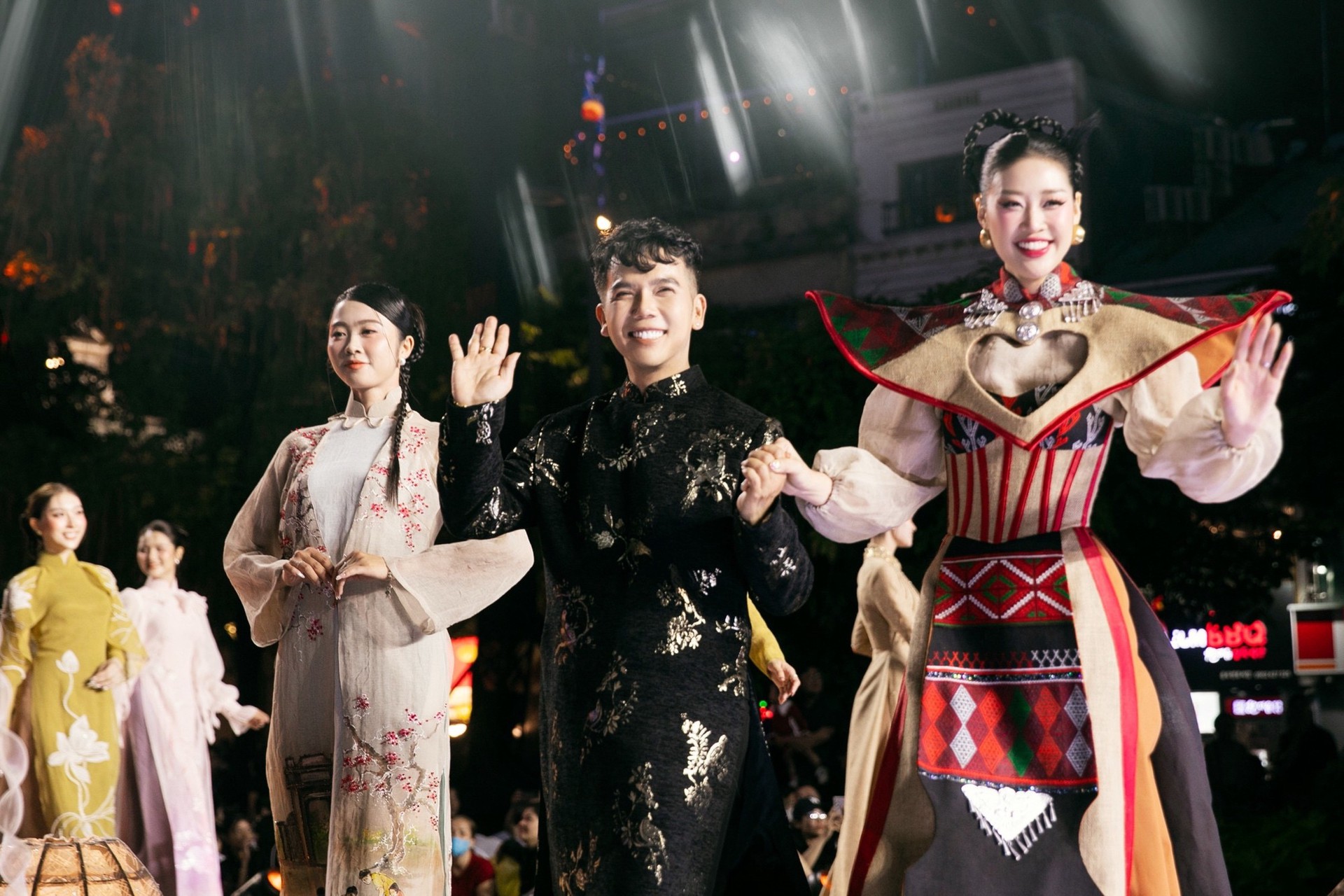 Hinh anh Đọc thêm: 25