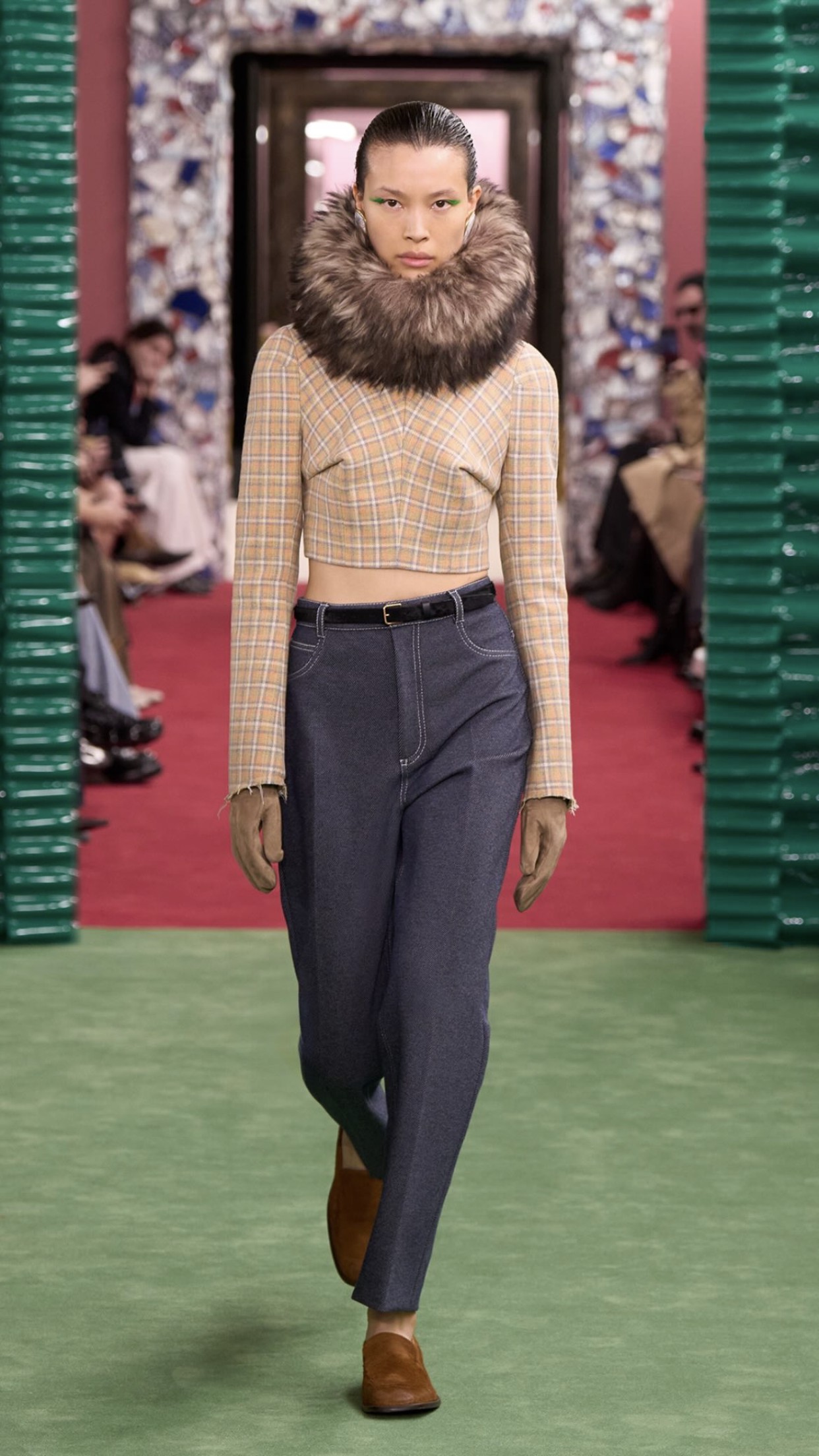 Hinh anh Nhìn lại hành trình 30 năm với Acne Studios Thu Đông 2026 47