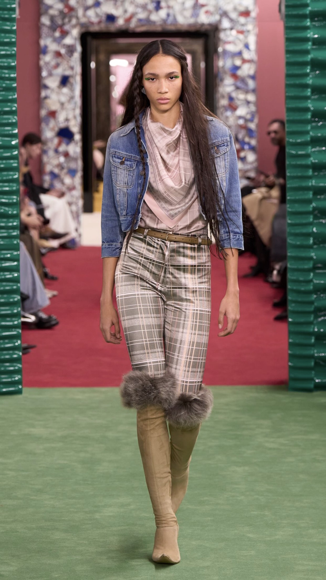 Hinh anh Nhìn lại hành trình 30 năm với Acne Studios Thu Đông 2026 48