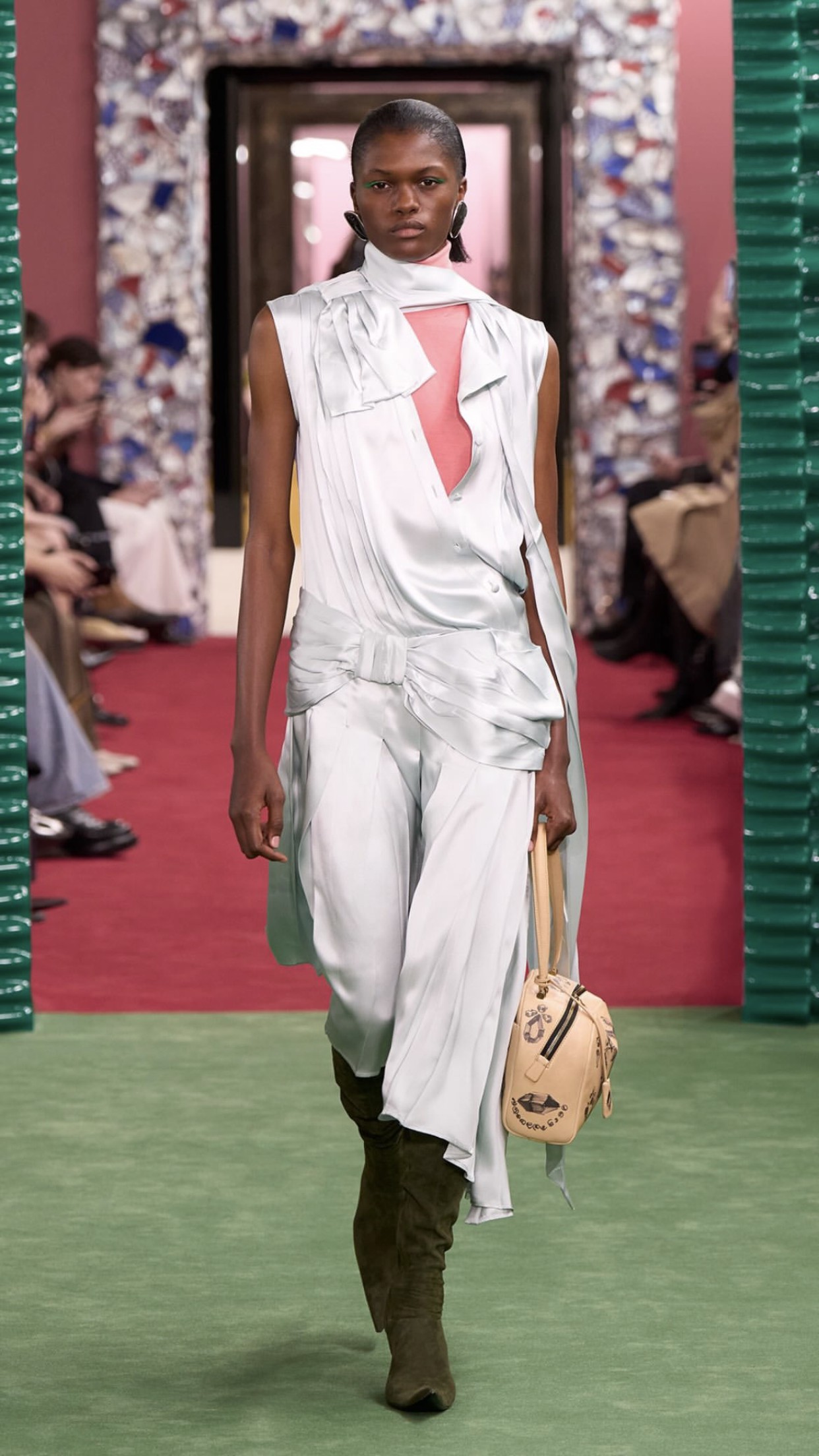 Hinh anh Nhìn lại hành trình 30 năm với Acne Studios Thu Đông 2026 37