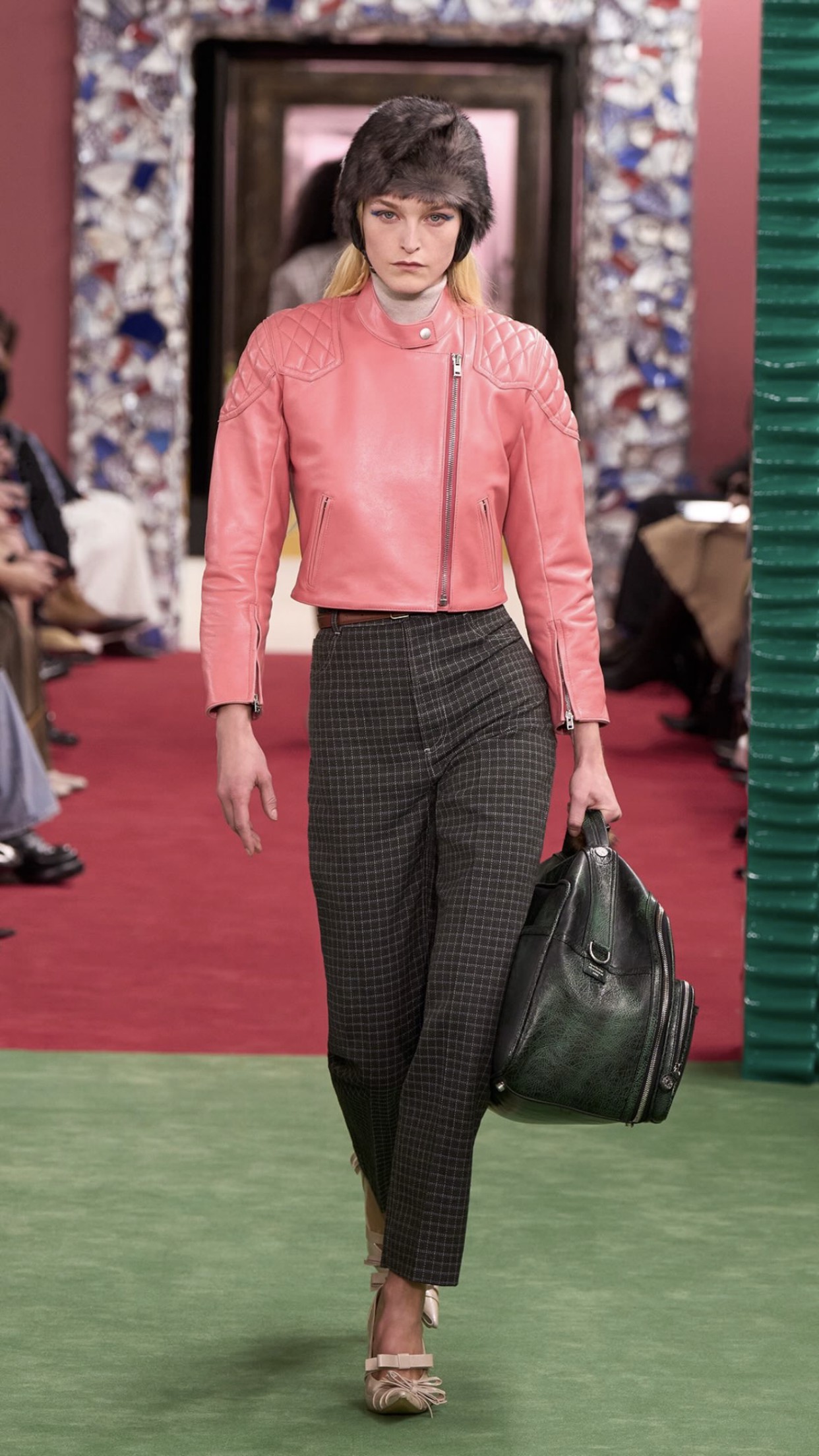 Hinh anh Nhìn lại hành trình 30 năm với Acne Studios Thu Đông 2026 55