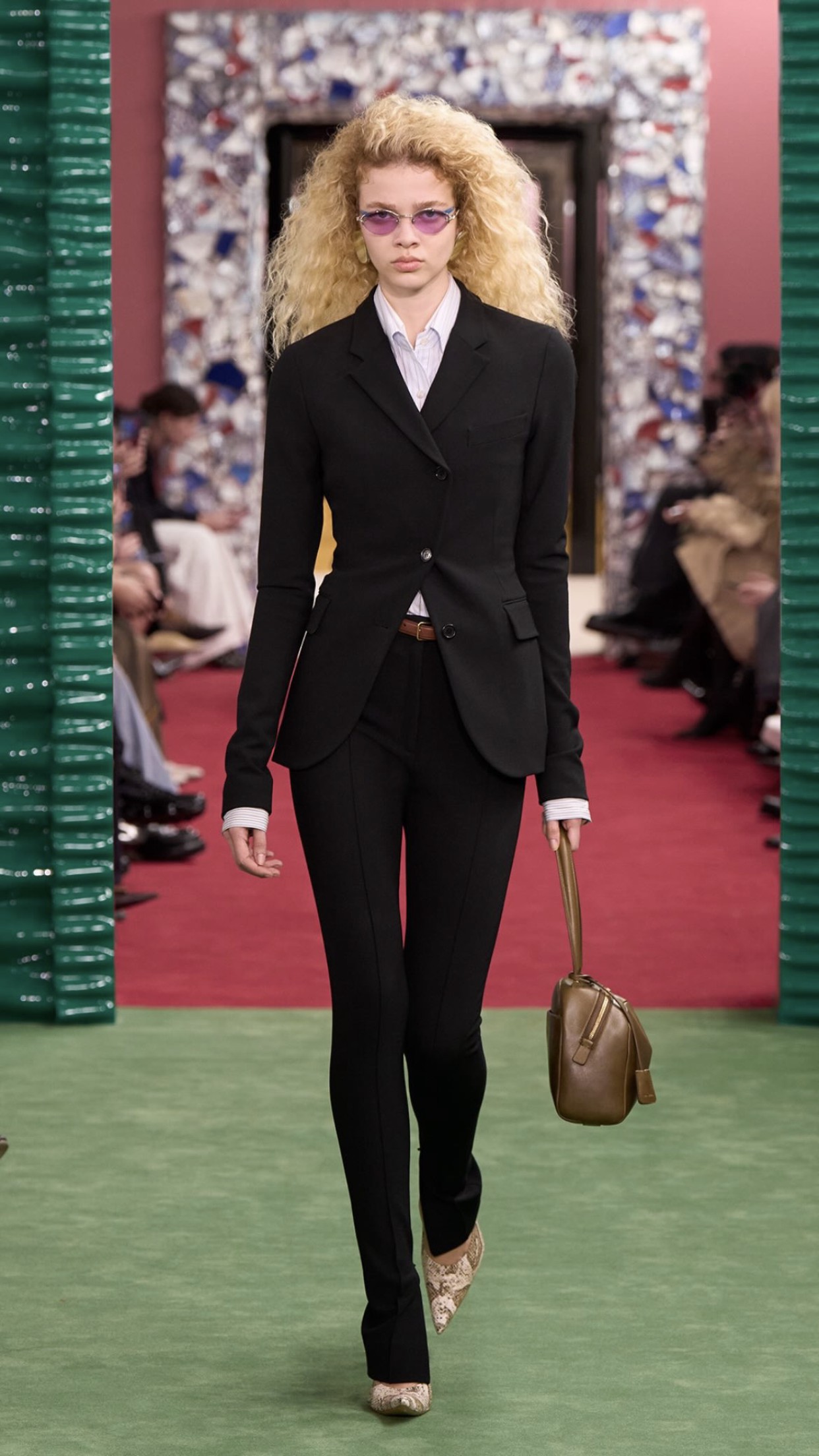 Hinh anh Nhìn lại hành trình 30 năm với Acne Studios Thu Đông 2026 13