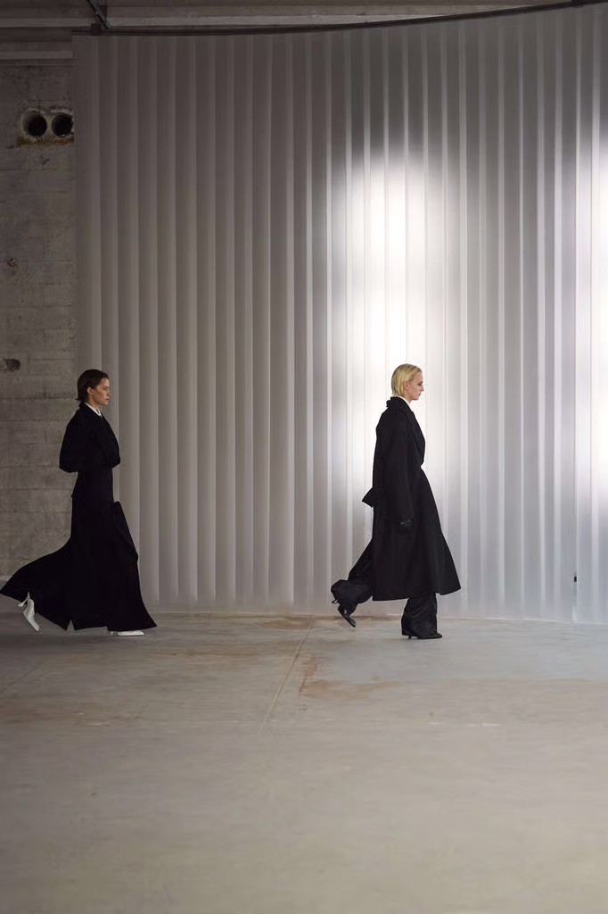 Hinh anh Jean Paul Gaultier Fall 2026: Cuộc đời thứ hai của Suit 9