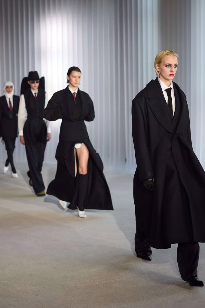 Hinh anh Jean Paul Gaultier Fall 2026: Cuộc đời thứ hai của Suit 10