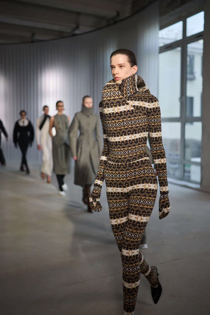 Hinh anh Jean Paul Gaultier Fall 2026: Cuộc đời thứ hai của Suit 14