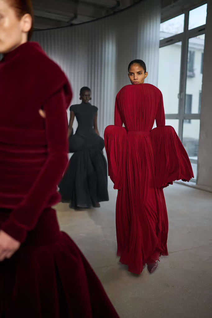 Hinh anh Jean Paul Gaultier Fall 2026: Cuộc đời thứ hai của Suit 1