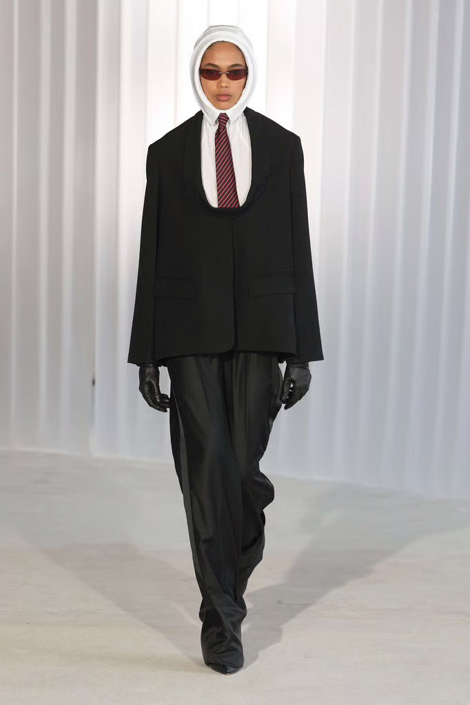 Hinh anh Jean Paul Gaultier Fall 2026: Cuộc đời thứ hai của Suit 5