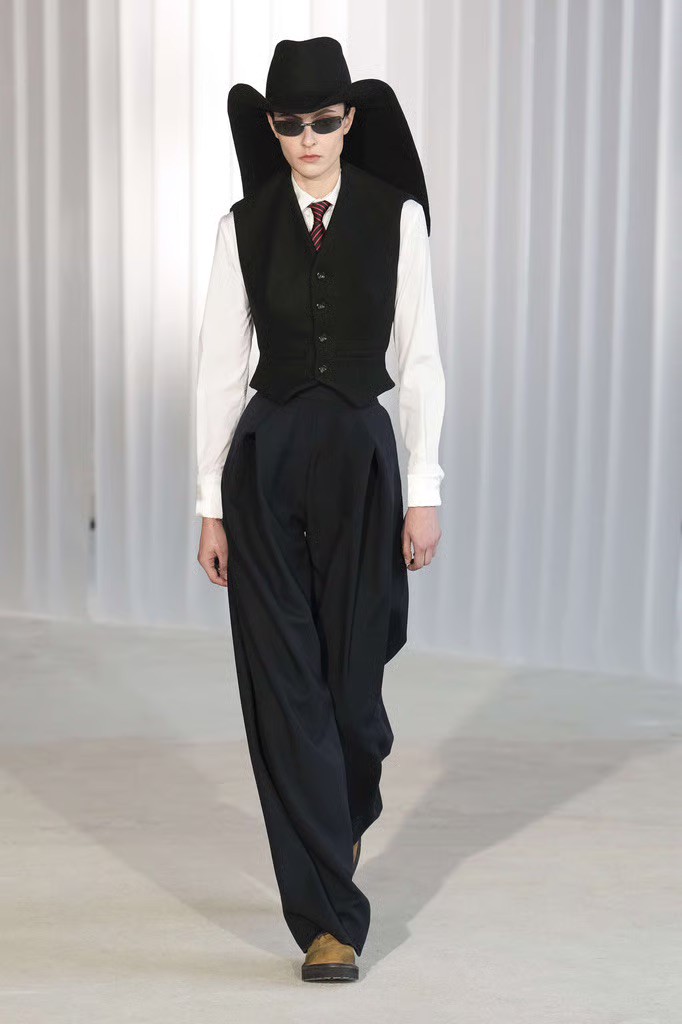 Hinh anh Jean Paul Gaultier Fall 2026: Cuộc đời thứ hai của Suit 4