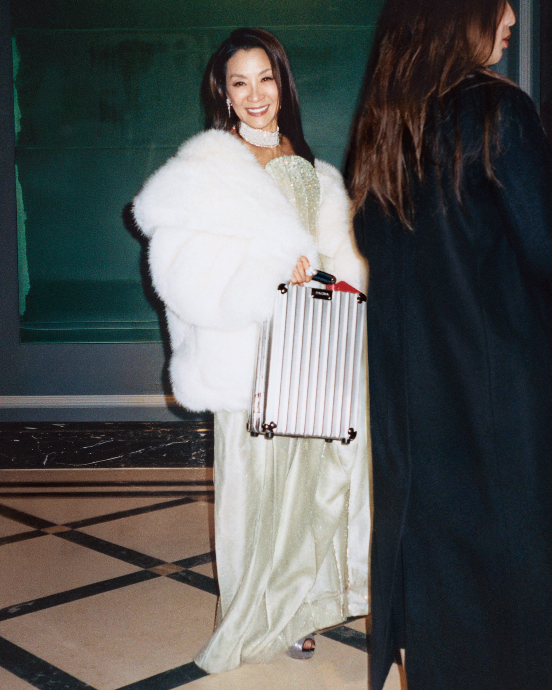 Hinh anh Dương Tử Quỳnh mở màn chuỗi phim ngắn của RIMOWA 3