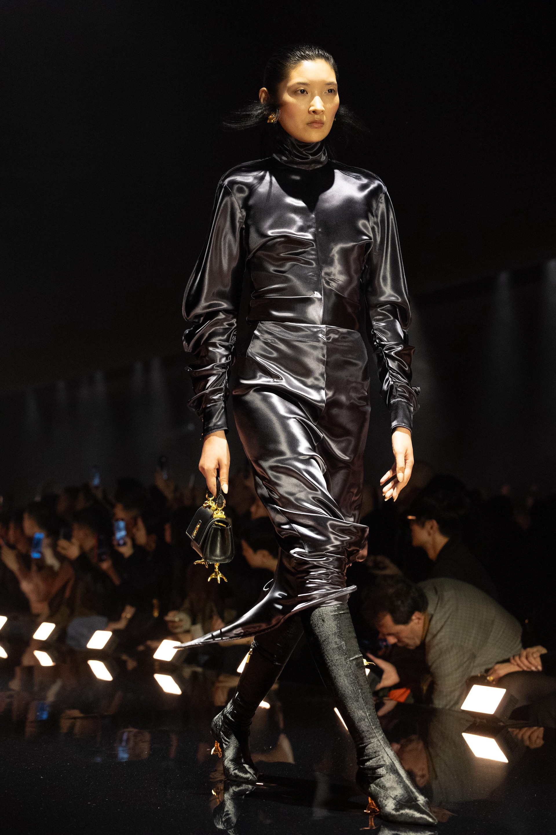 Hinh anh Schiaparelli Thu Đông 2026 "mở khoá" bí ẩn của người phụ nữ 9