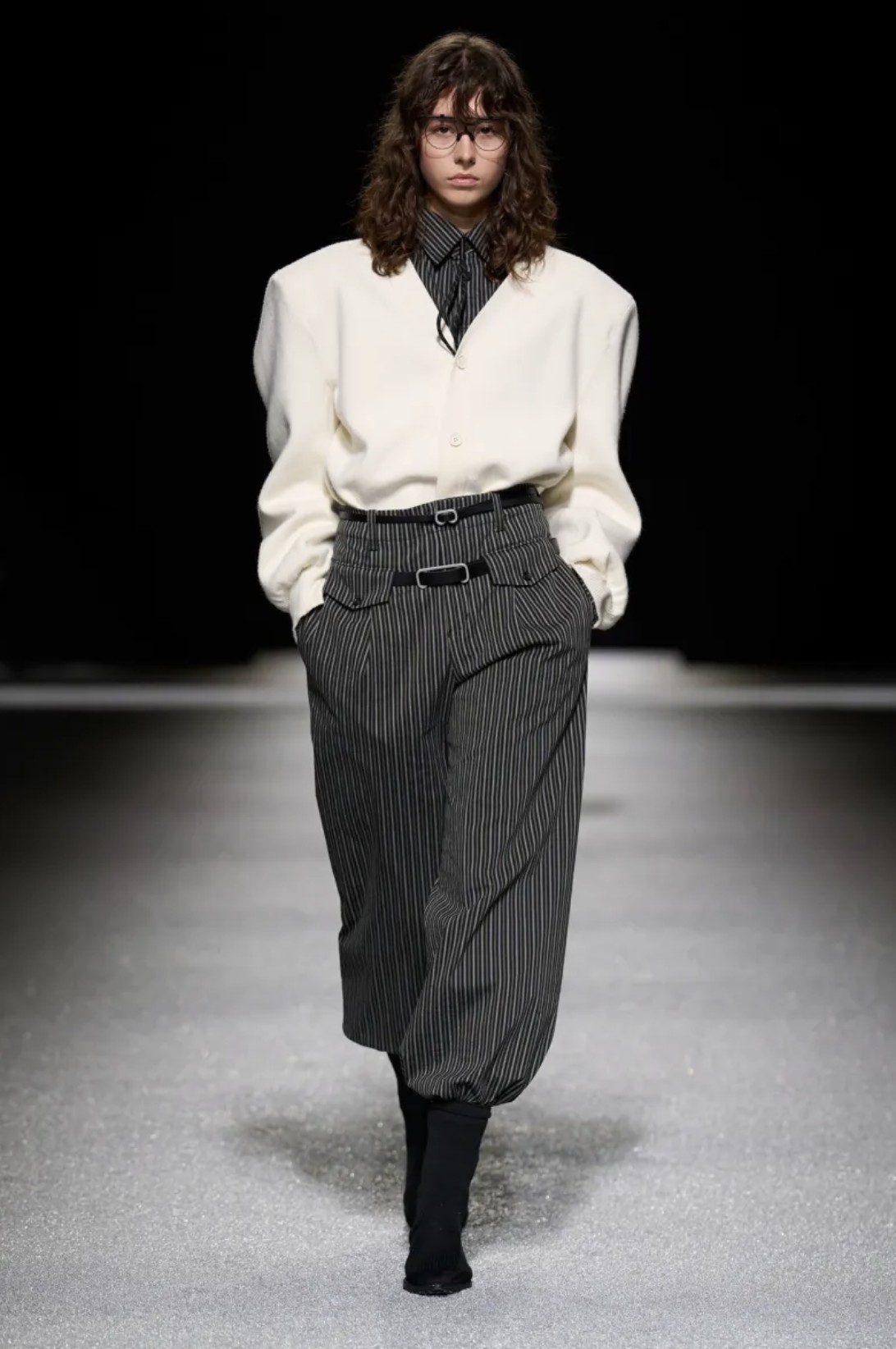 Hinh anh ISSEY MIYAKE Thu Đông 2026: Vẻ đẹp của sự dang dở 8