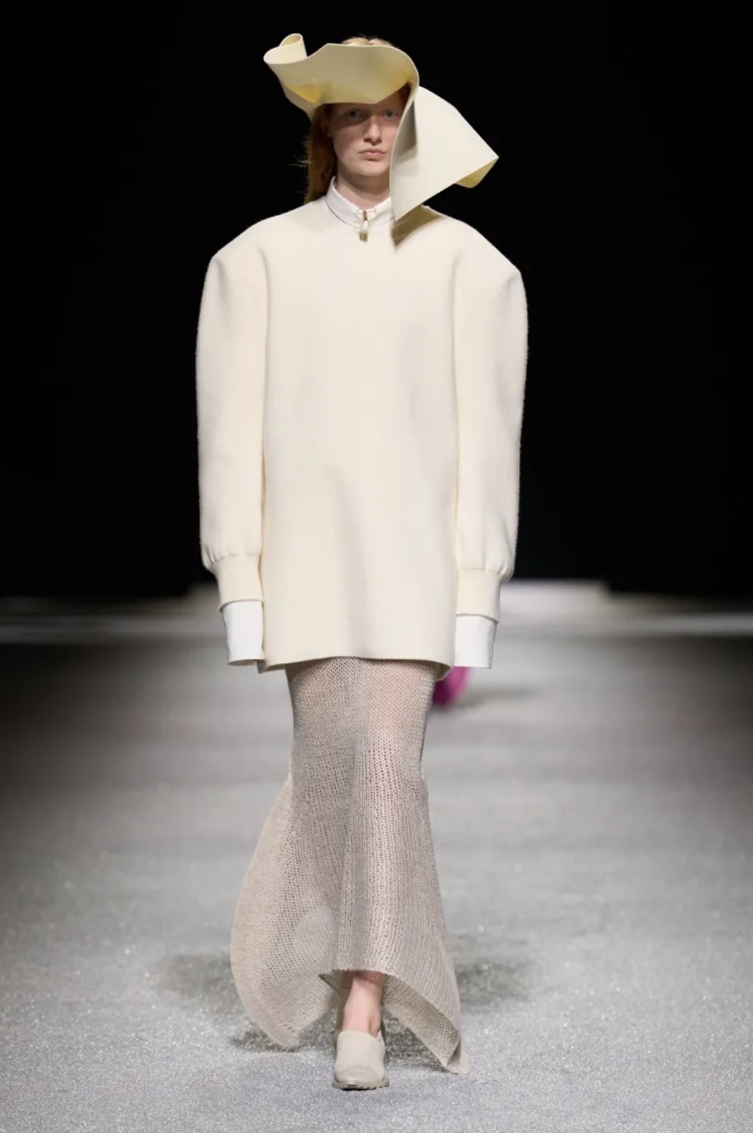 Hinh anh ISSEY MIYAKE Thu Đông 2026: Vẻ đẹp của sự dang dở 7