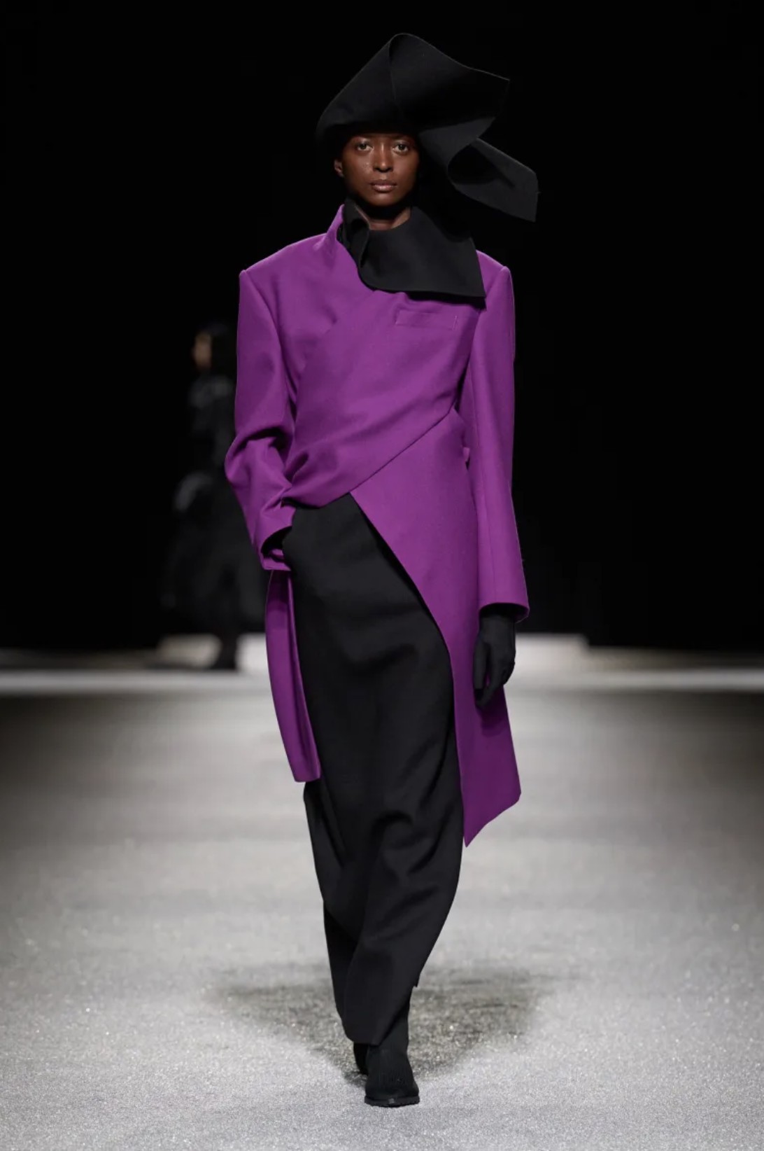 Hinh anh ISSEY MIYAKE Thu Đông 2026: Vẻ đẹp của sự dang dở 18