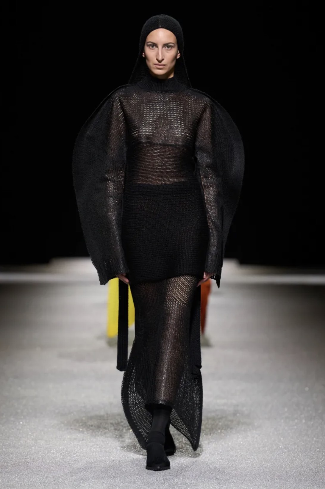 Hinh anh ISSEY MIYAKE Thu Đông 2026: Vẻ đẹp của sự dang dở 10