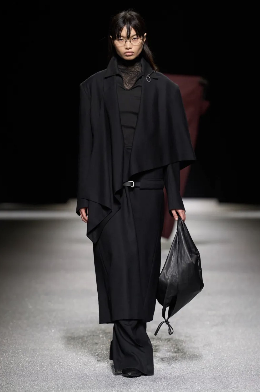 Hinh anh ISSEY MIYAKE Thu Đông 2026: Vẻ đẹp của sự dang dở 28