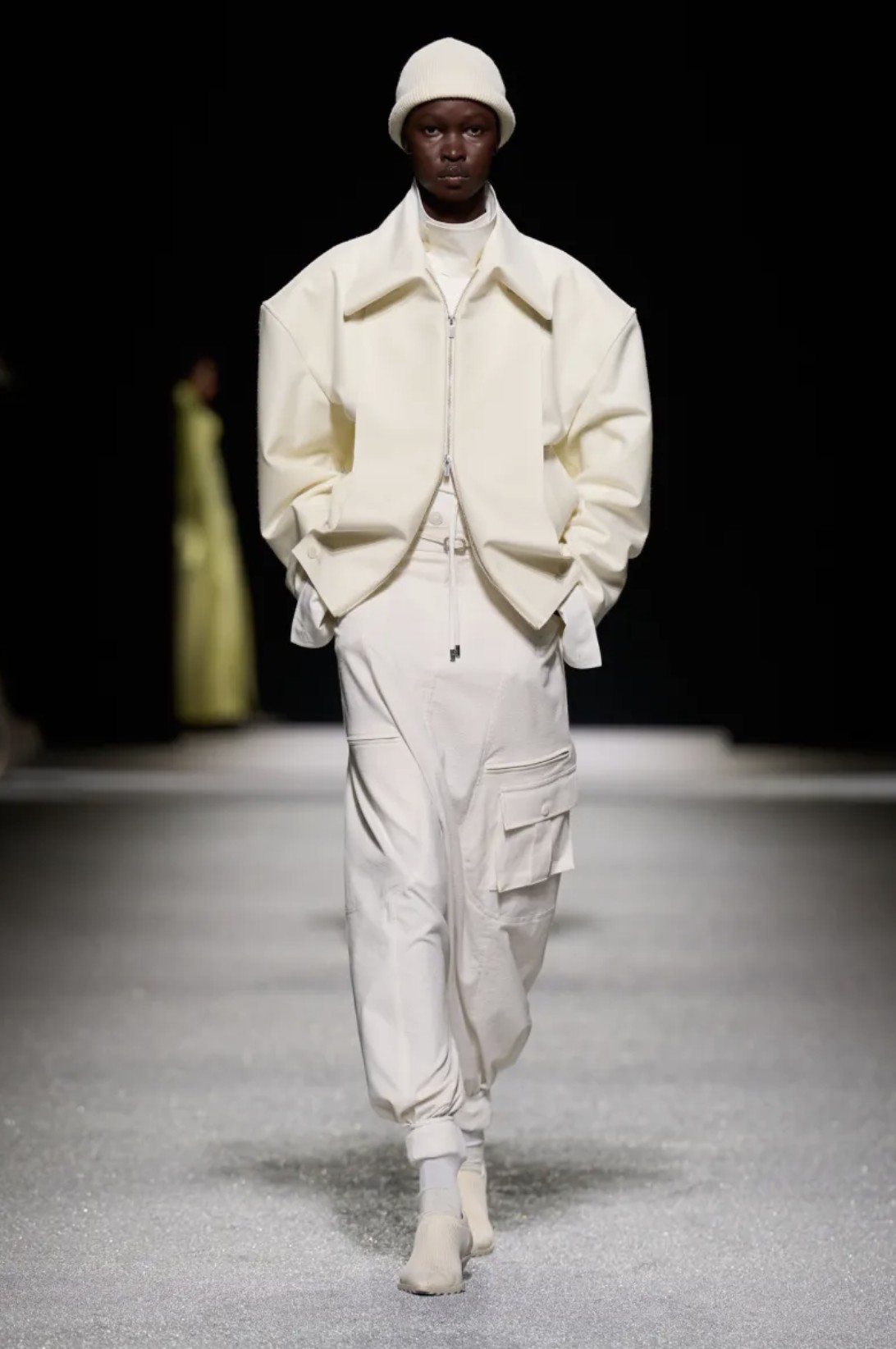 Hinh anh ISSEY MIYAKE Thu Đông 2026: Vẻ đẹp của sự dang dở 50