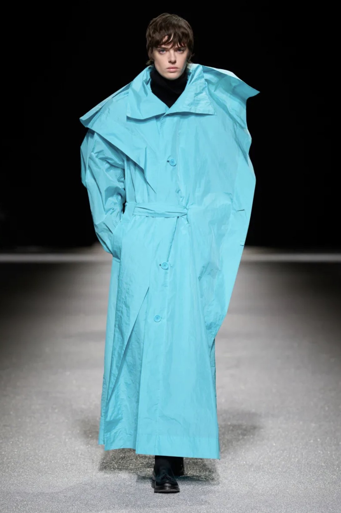 Hinh anh ISSEY MIYAKE Thu Đông 2026: Vẻ đẹp của sự dang dở 51